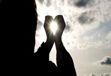 爱游戏tv-暗涌之蓝：横滨水手浴火重生的逆袭征途