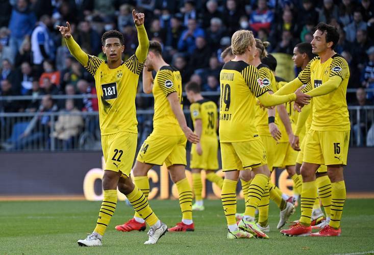 包含沃尔夫斯堡二队战平对方，保住不败纪录的词条