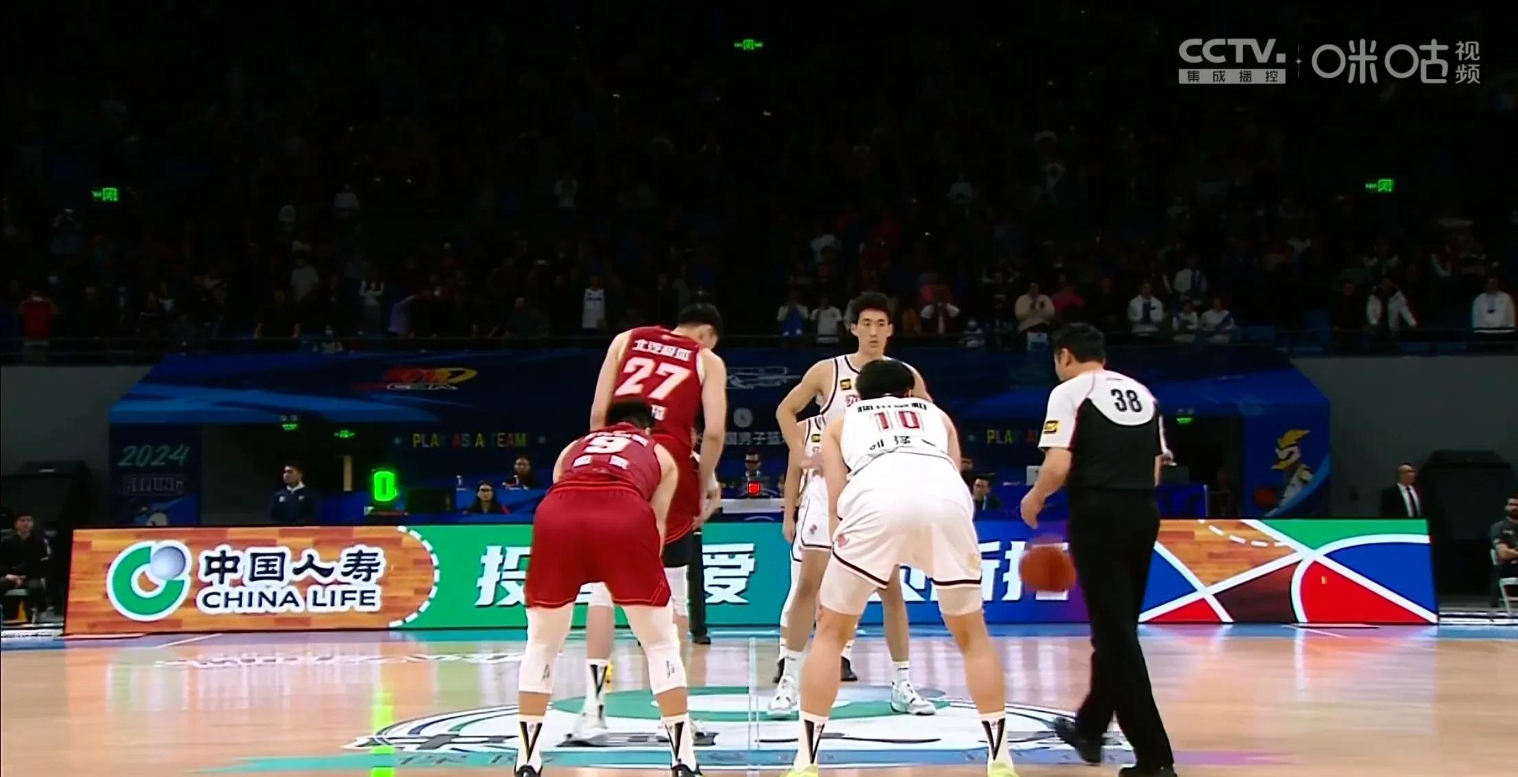 本场比赛看点频出,精彩纷呈令人惊叹 本场比赛看点频出,精彩纷呈令人惊叹