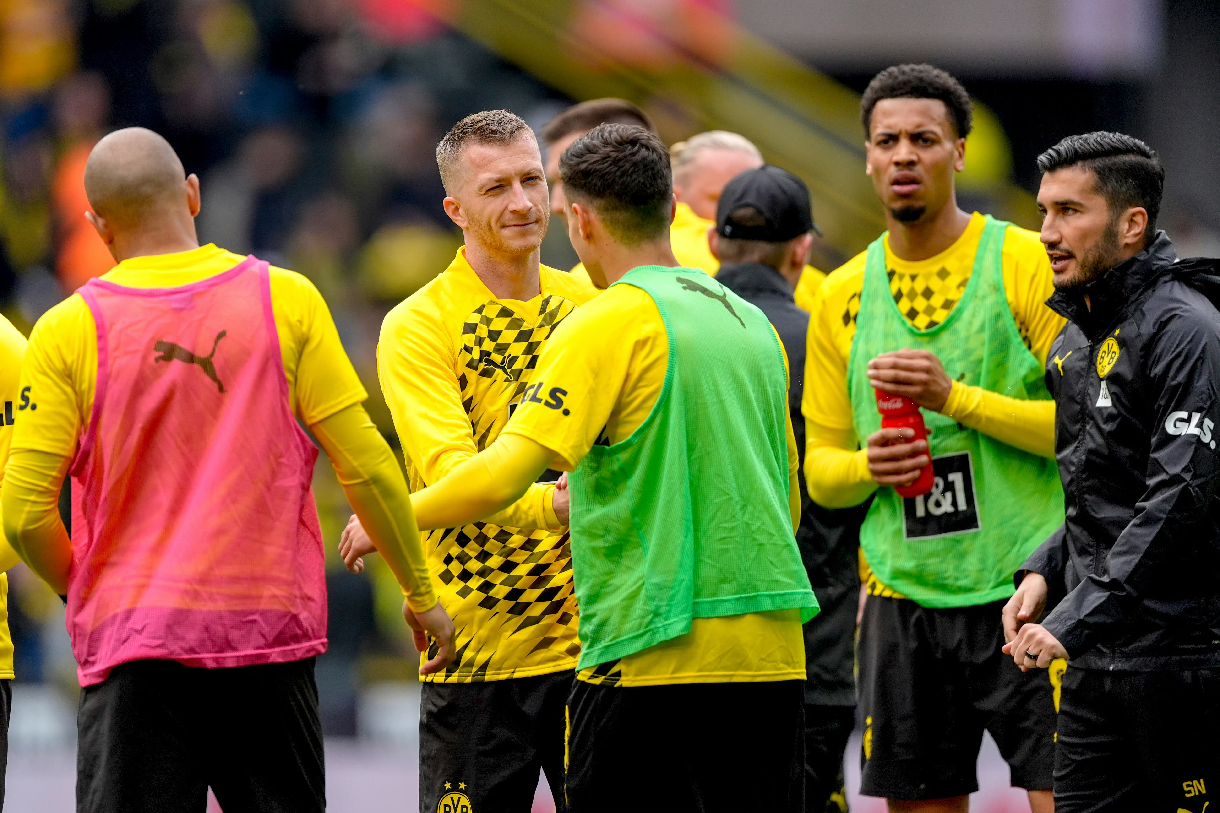 关于奥格斯堡全队备战，向胜利发起冲锋的信息