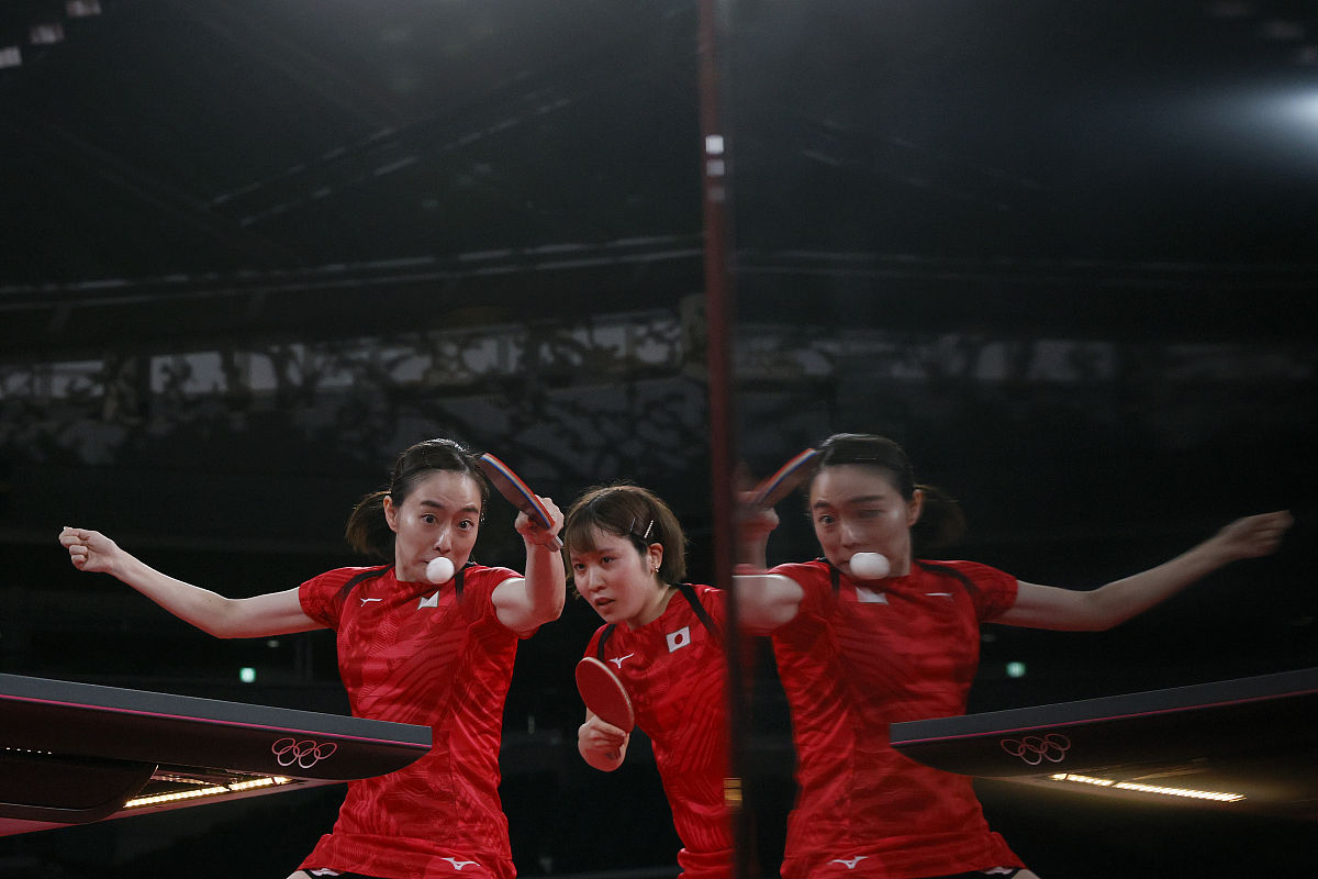 队员们全力以赴,为胜利拼尽全力 队员们全力以赴,为胜利拼尽全力