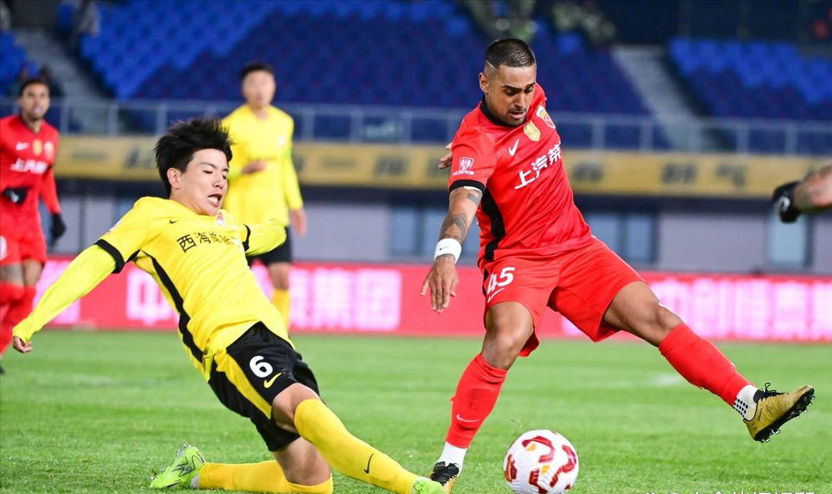 关于青岛主帅力挺球员,赞扬表现抢眼的信息 关于青岛主帅力挺球员,赞扬表现抢眼的信息