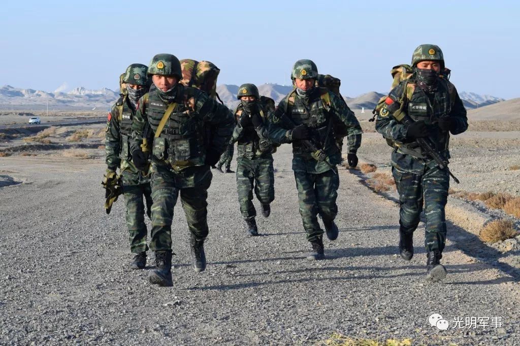 战队精神振奋，球队士气高涨备战决赛的简单介绍