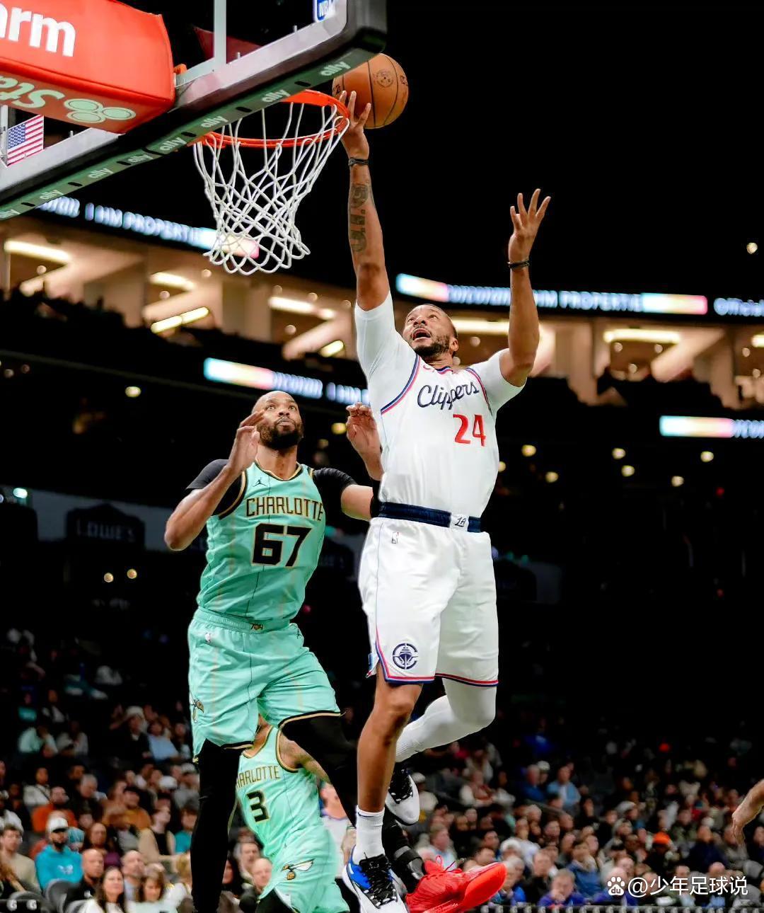 黄蜂签下前快船锋卫，弥补外线失衡的简单介绍