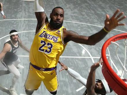 湖人逆转战胜灰熊，詹姆斯低迷表现令人担忧