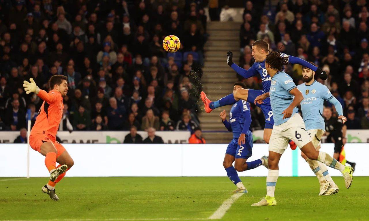 莱斯特城后卫在英超赛场表现优秀 莱斯特城后卫在英超赛场表现优秀