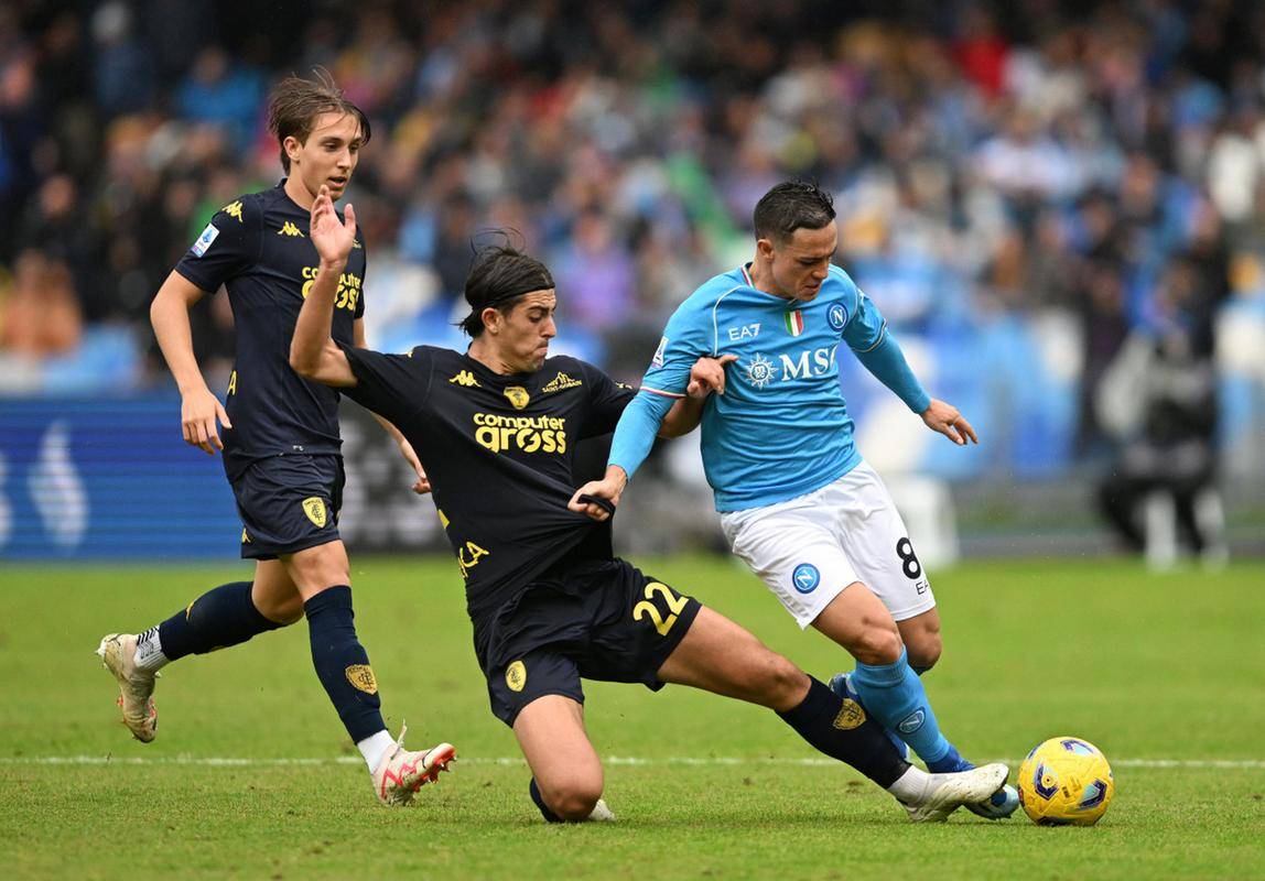 关于热那亚主场作战,塞维利亚球队怅然失意的信息 关于热那亚主场作战,塞维利亚球队怅然失意的信息