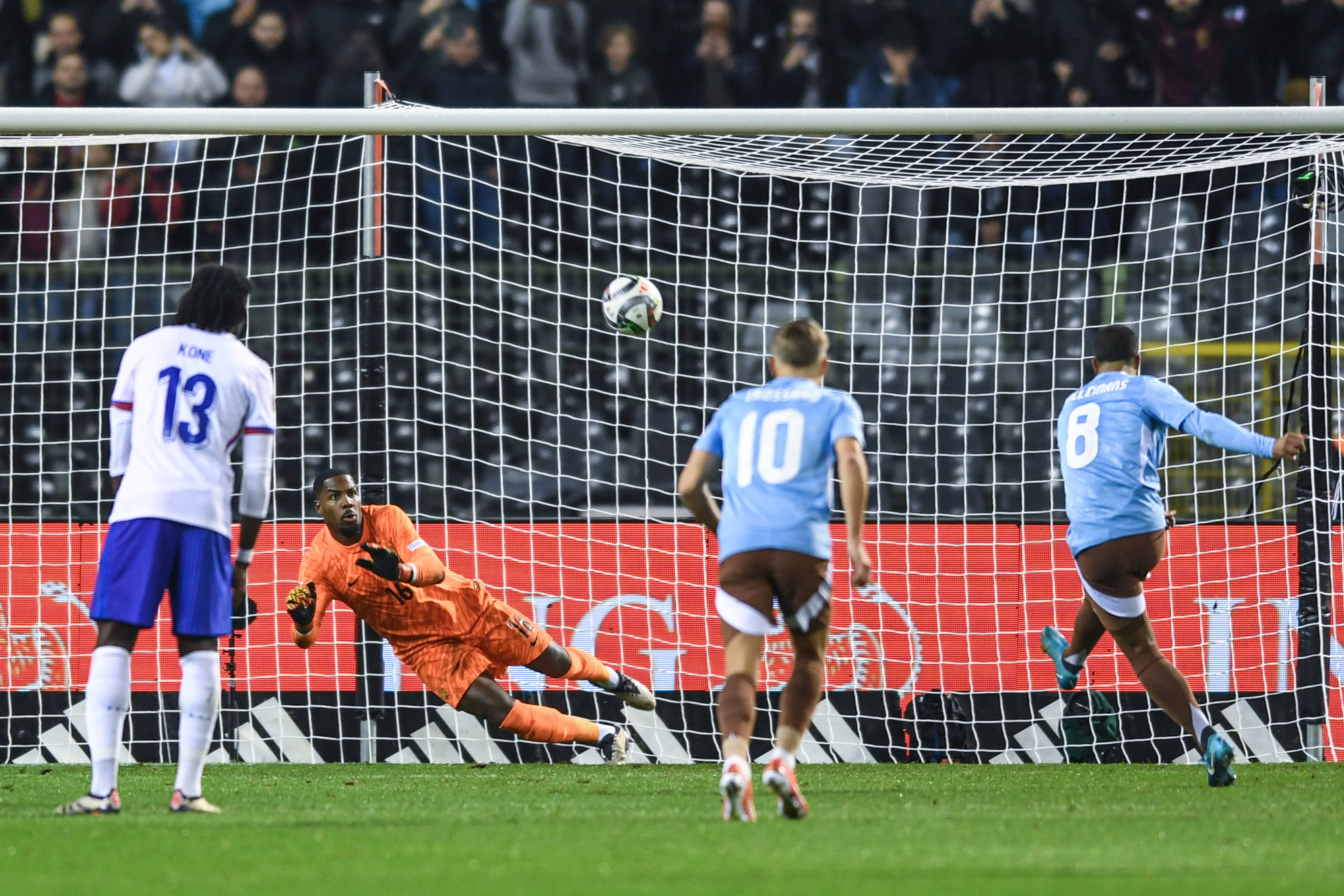 比利时队在大赛中连胜保持领先地位,夺冠在望的简单介绍 比利时队在大赛中连胜保持领先地位,夺冠在望的简单介绍