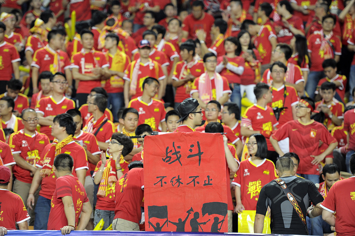 中国队在亚运连续赢下四场比赛! 中国队在亚运连续赢下四场比赛!