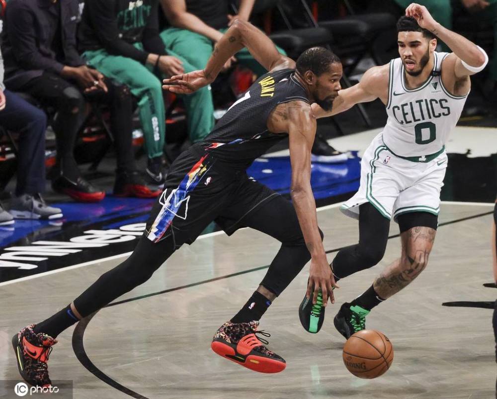 包含NBA总决赛西区半决赛新秀突围的词条