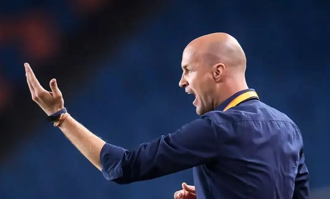 包含深圳佳兆业表现神勇，取得胜利的词条