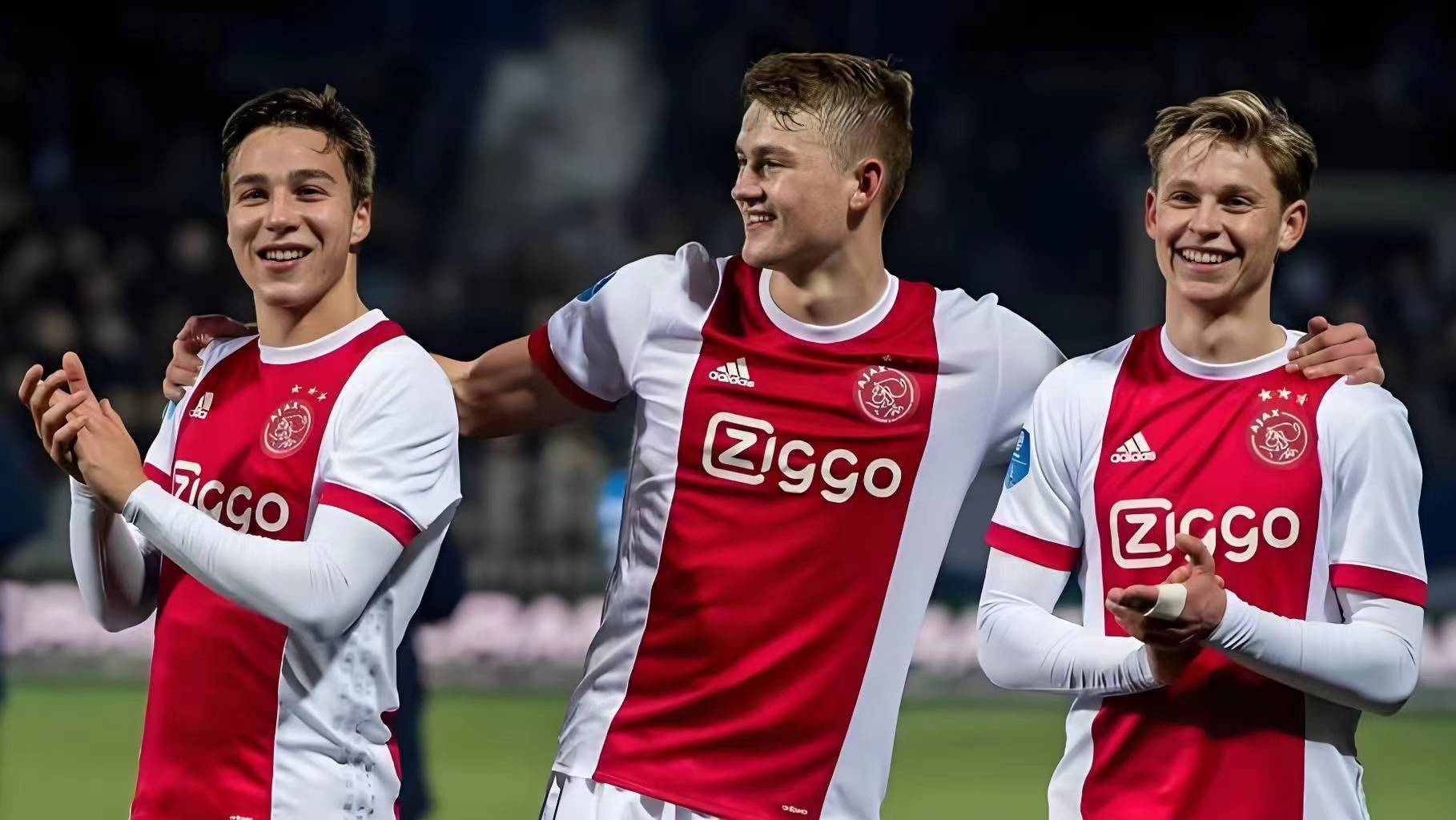 阿贾克斯争议进球奇兵,曼联晋级四强 阿贾克斯争议进球奇兵,曼联晋级四强