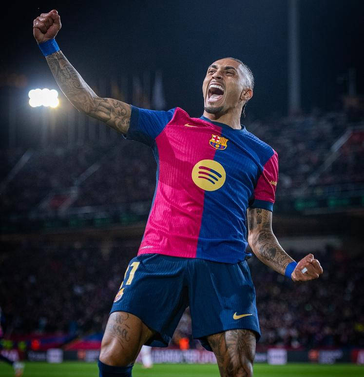 瓦伦西亚后卫佩雷斯获得赛季最佳评选的简单介绍 瓦伦西亚后卫佩雷斯获得赛季最佳评选的简单介绍