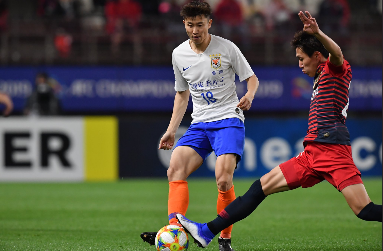 包含鲁能与对手激战争夺淘汰赛机会的词条