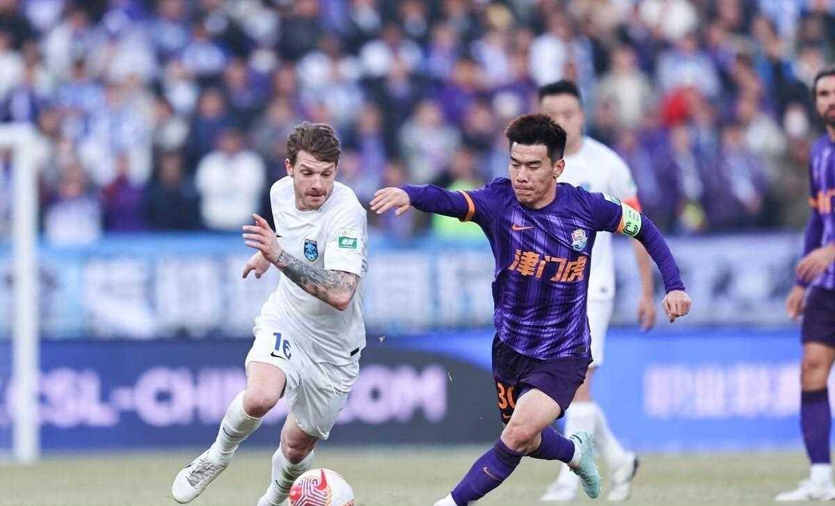 球员们为荣誉而战,谁将站在巅峰 球员们为荣誉而战,谁将站在巅峰