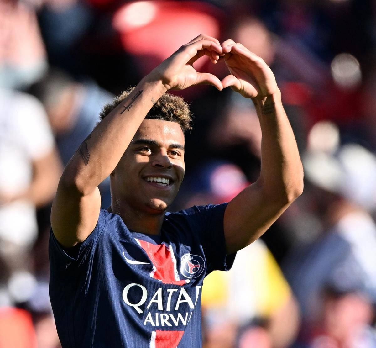 昂热出人意料地客场大胜,拉近法甲领头羊距离 昂热出人意料地客场大胜,拉近法甲领头羊距离