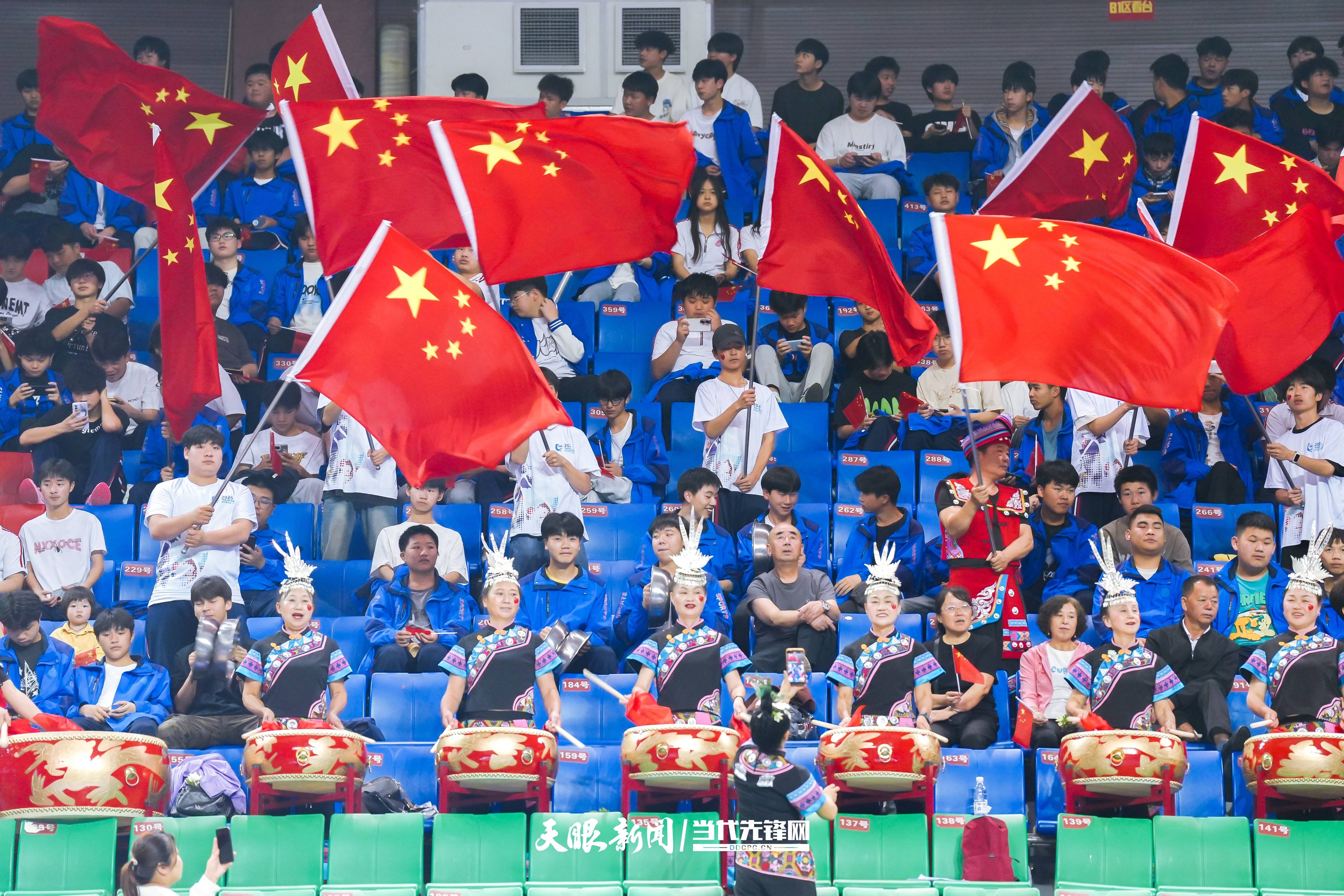 包含成千上万观众观看全球篮球赛事的词条 包含成千上万观众观看全球篮球赛事的词条