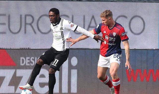 都灵不敌弗洛西诺尼，遭遇连败