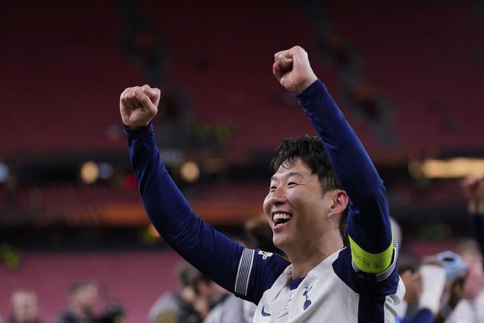 热刺球员表现神勇，助球队夺胜