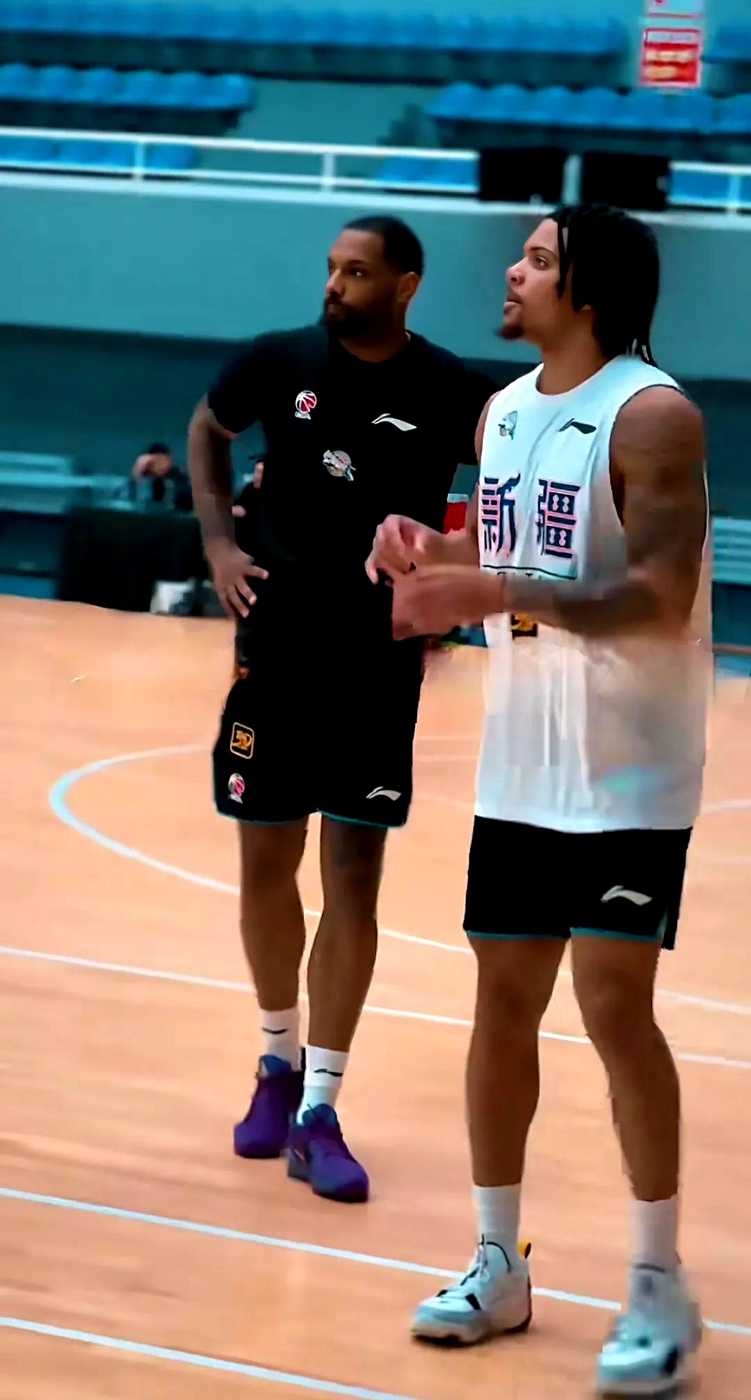 新疆喀什安宁外援表现抢眼,助球队获胜 新疆喀什安宁外援表现抢眼,助球队获胜