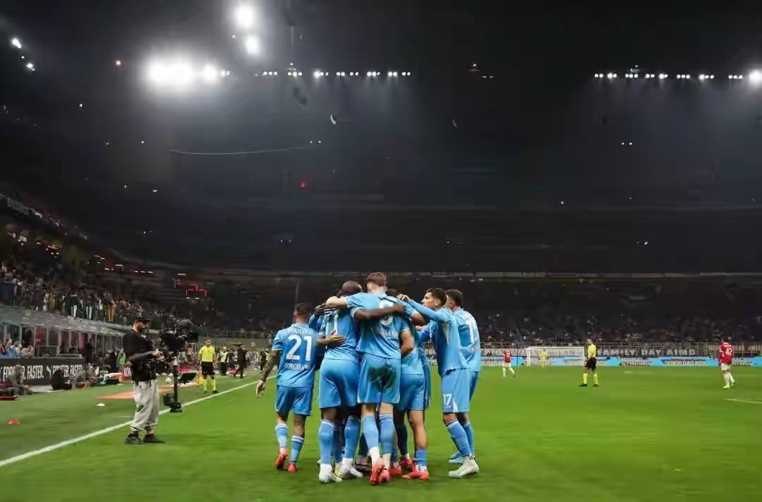 包含AC米兰逆转胜利，那不勒斯主场失利的词条