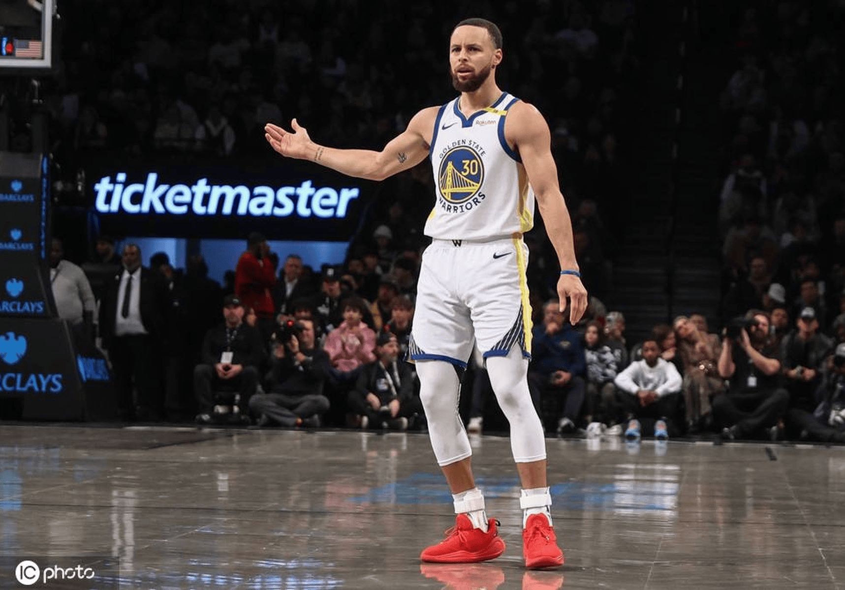 勇士核心组合砍下+,客场取胜 勇士核心组合砍下+,客场取胜