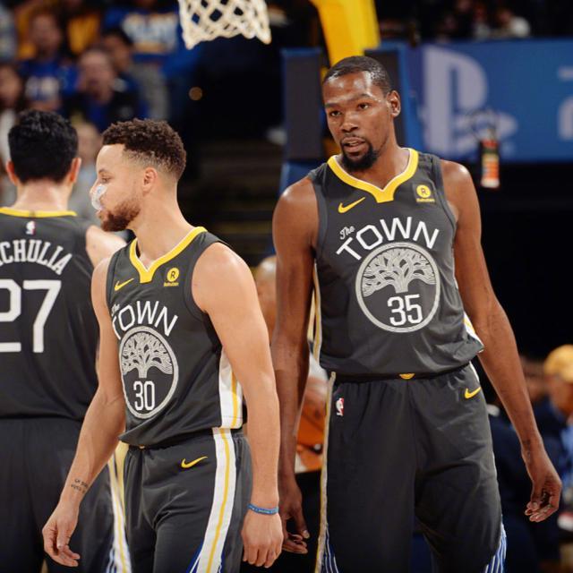 猛龙队实力碾压对手,取得连胜 猛龙队实力碾压对手,取得连胜