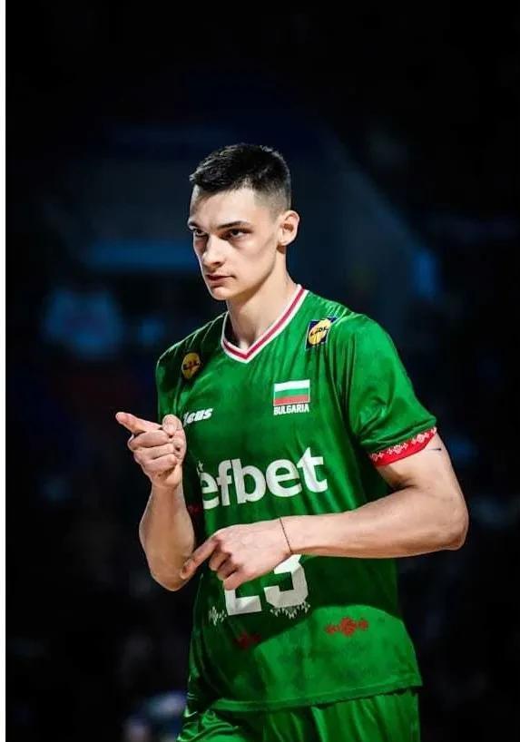 斯洛文尼亚队实现逆袭,杀入淘汰赛 斯洛文尼亚队实现逆袭,杀入淘汰赛