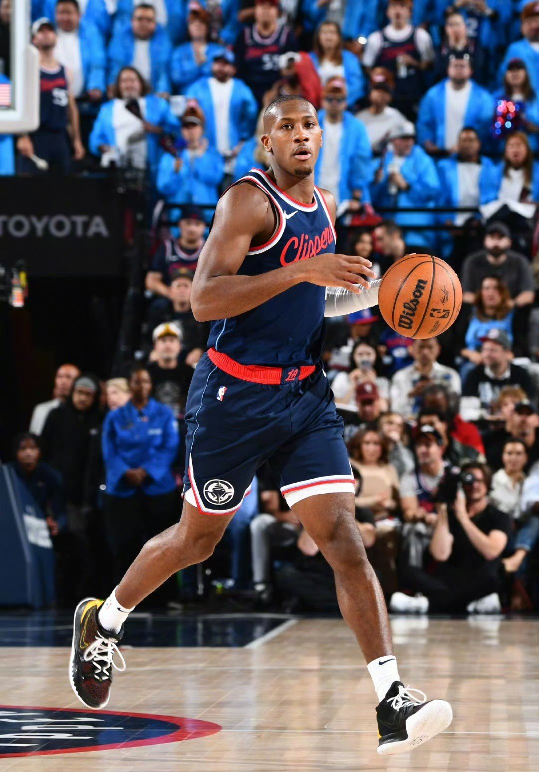 快船新秀表现抢眼,或成球队希望 快船新秀表现抢眼,或成球队希望