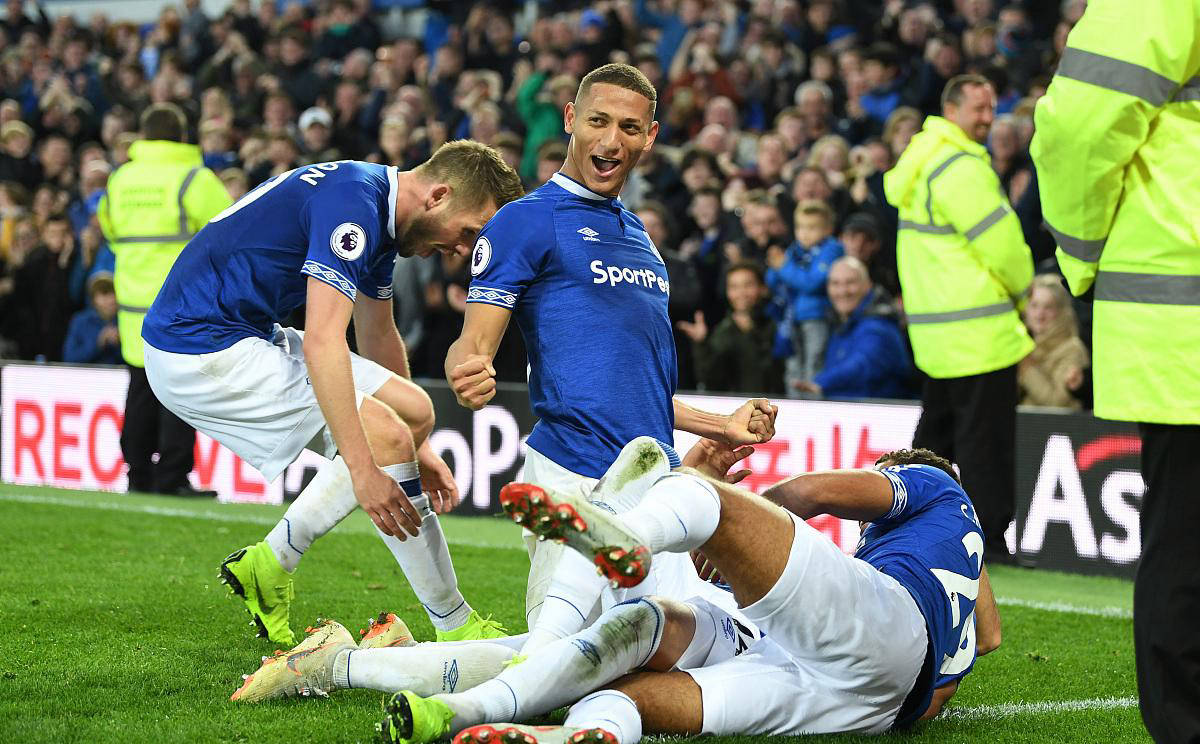 水晶宫主力中场回归训练,球队备战状态良好 水晶宫主力中场回归训练,球队备战状态良好