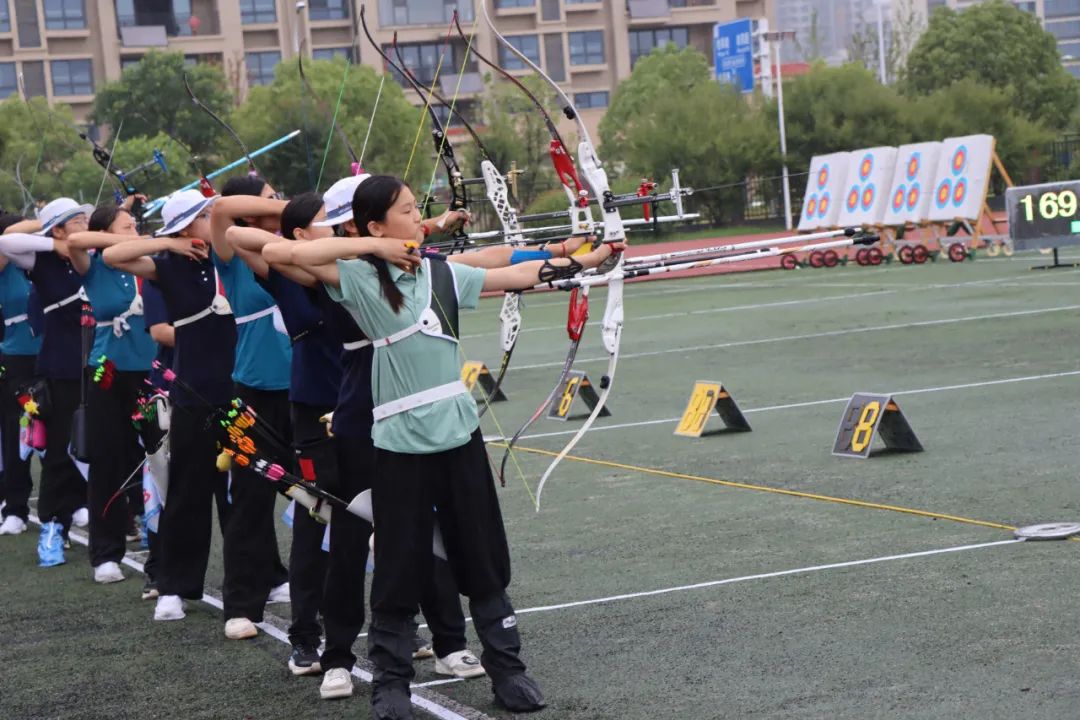 射箭团体赛事强队杀入四强,气势如虹 射箭团体赛事强队杀入四强,气势如虹