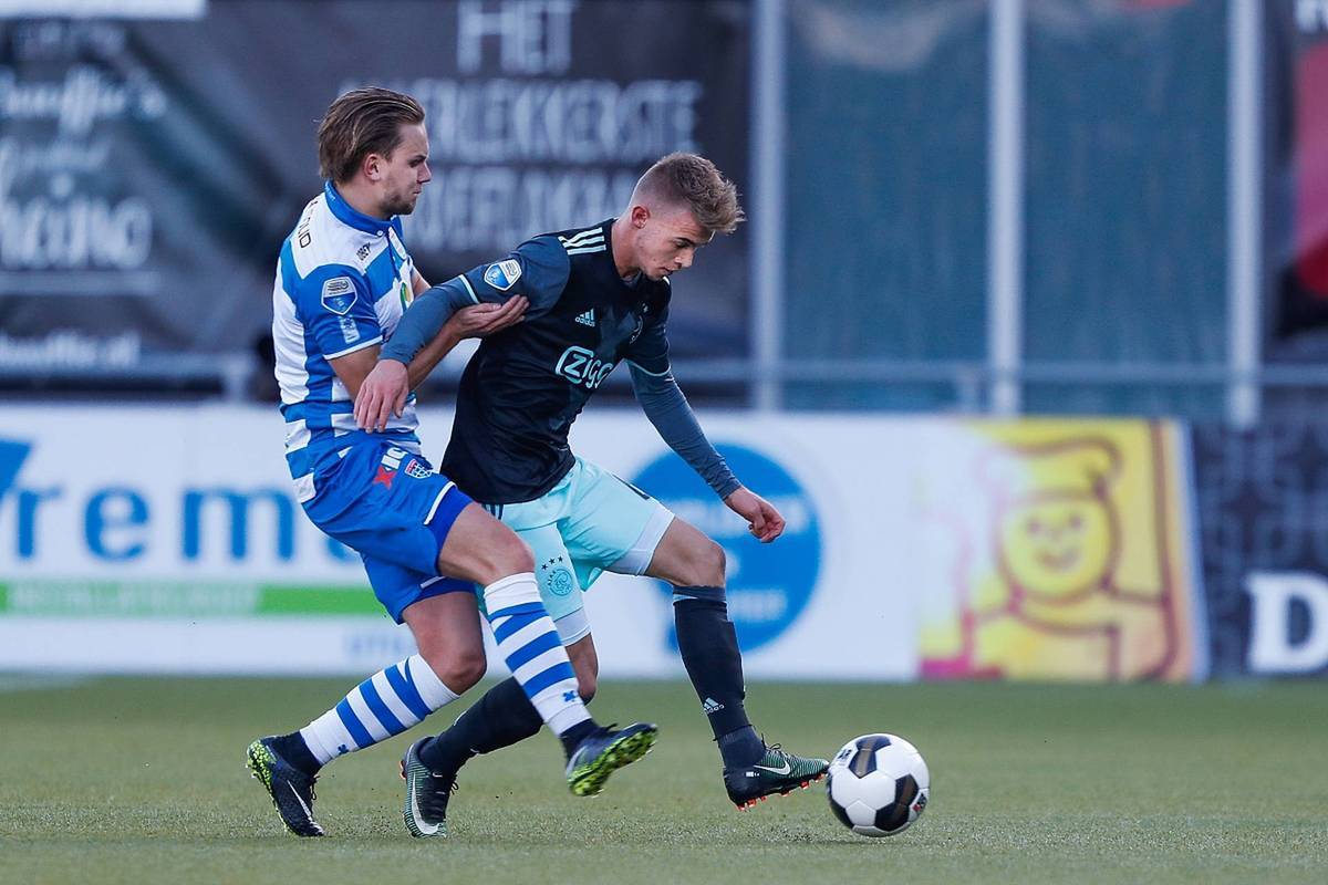 里昂对阵洛里昂,双方都渴望取胜 里昂对阵洛里昂,双方都渴望取胜