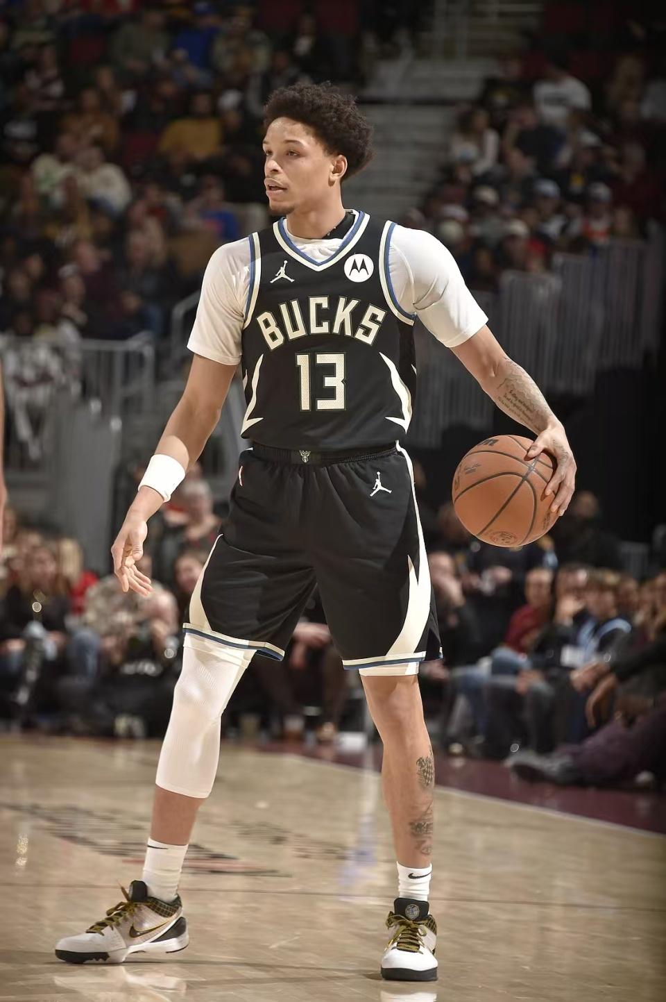 关于雄鹿主场赢得生死战,将系列赛拖入第七场的信息 关于雄鹿主场赢得生死战,将系列赛拖入第七场的信息