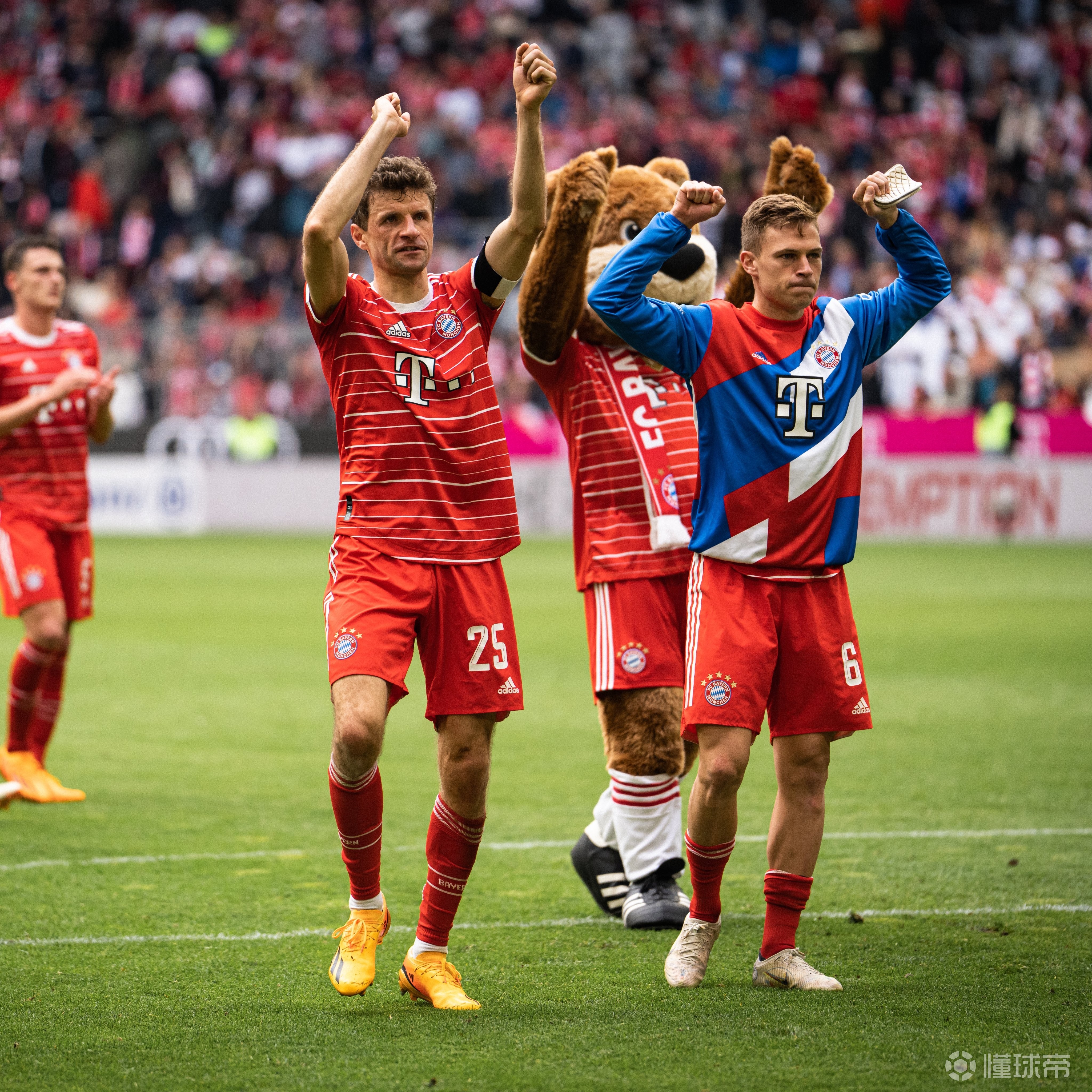 沙尔克丢三球告负,遭遇失利 沙尔克丢三球告负,遭遇失利