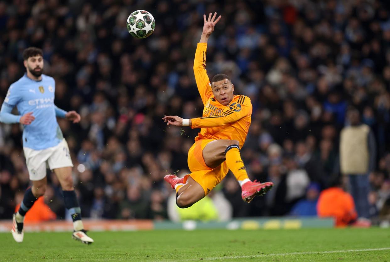 皇马热身:出战鸟笼对马刺将寻求赢球敲乐着荣耀之路 皇马热身:出战鸟笼对马刺将寻求赢球敲乐着荣耀之路