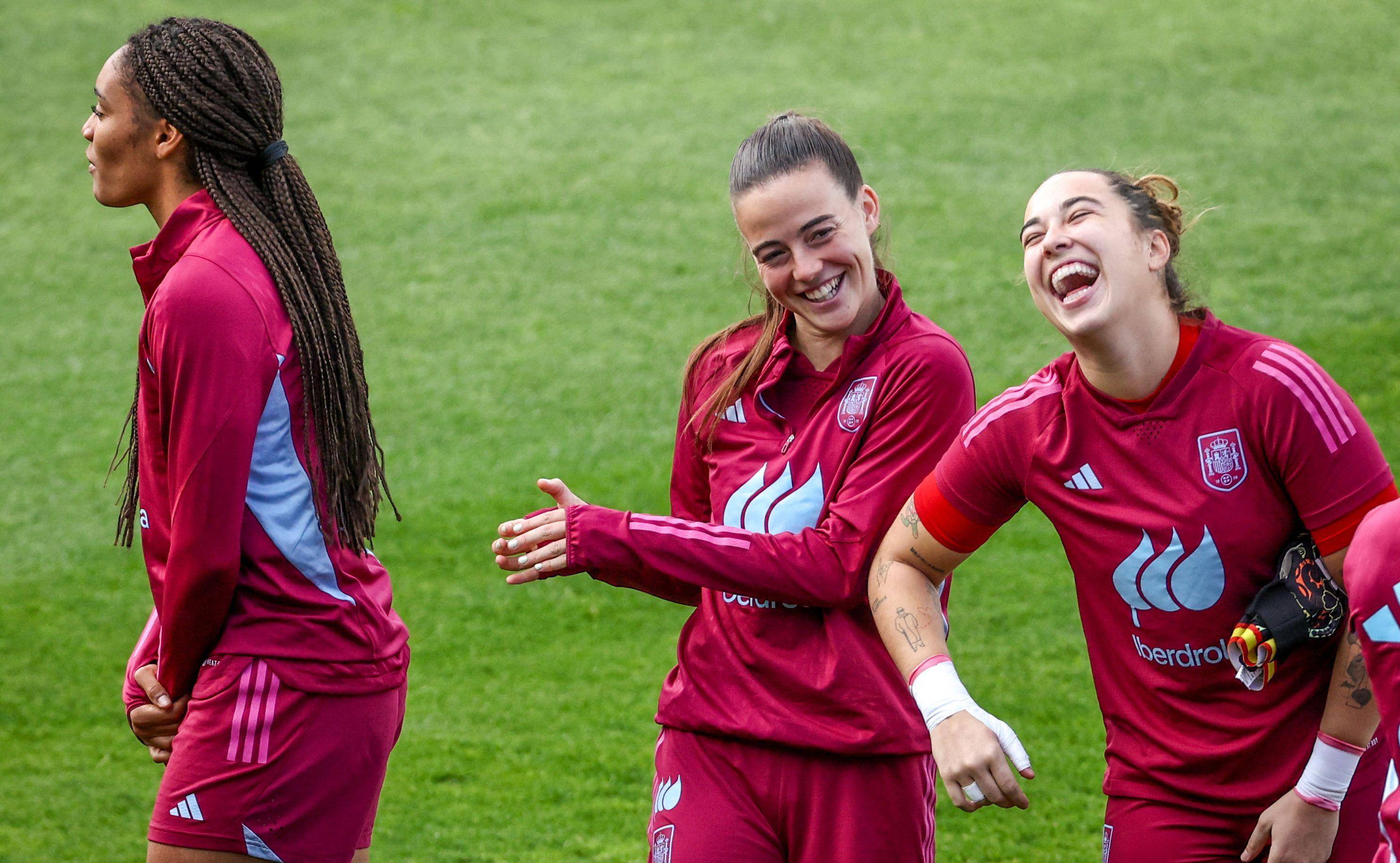 西班牙女足大获全胜 西班牙女足大获全胜