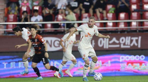 阿尔艾因引进巴塞后卫,提升防线实力的简单介绍 阿尔艾因引进巴塞后卫,提升防线实力的简单介绍