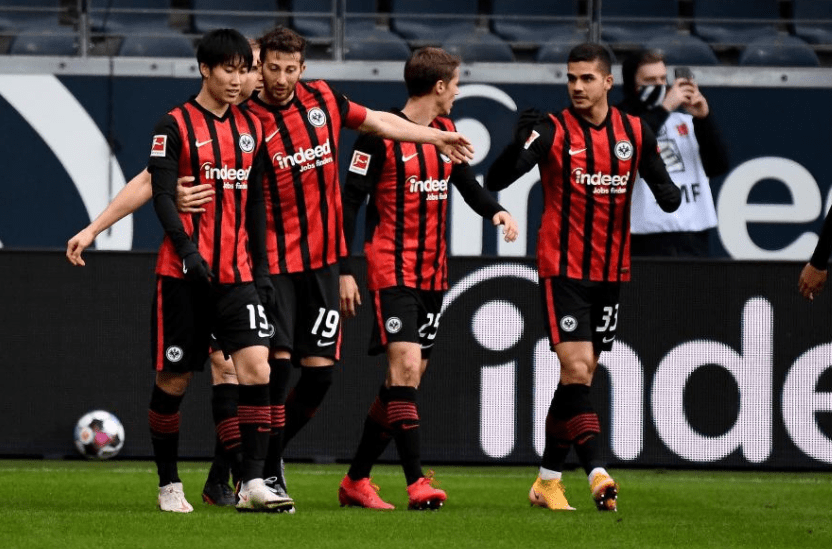 弗兰克福后防遭受打击,需调整阵容 弗兰克福后防遭受打击,需调整阵容