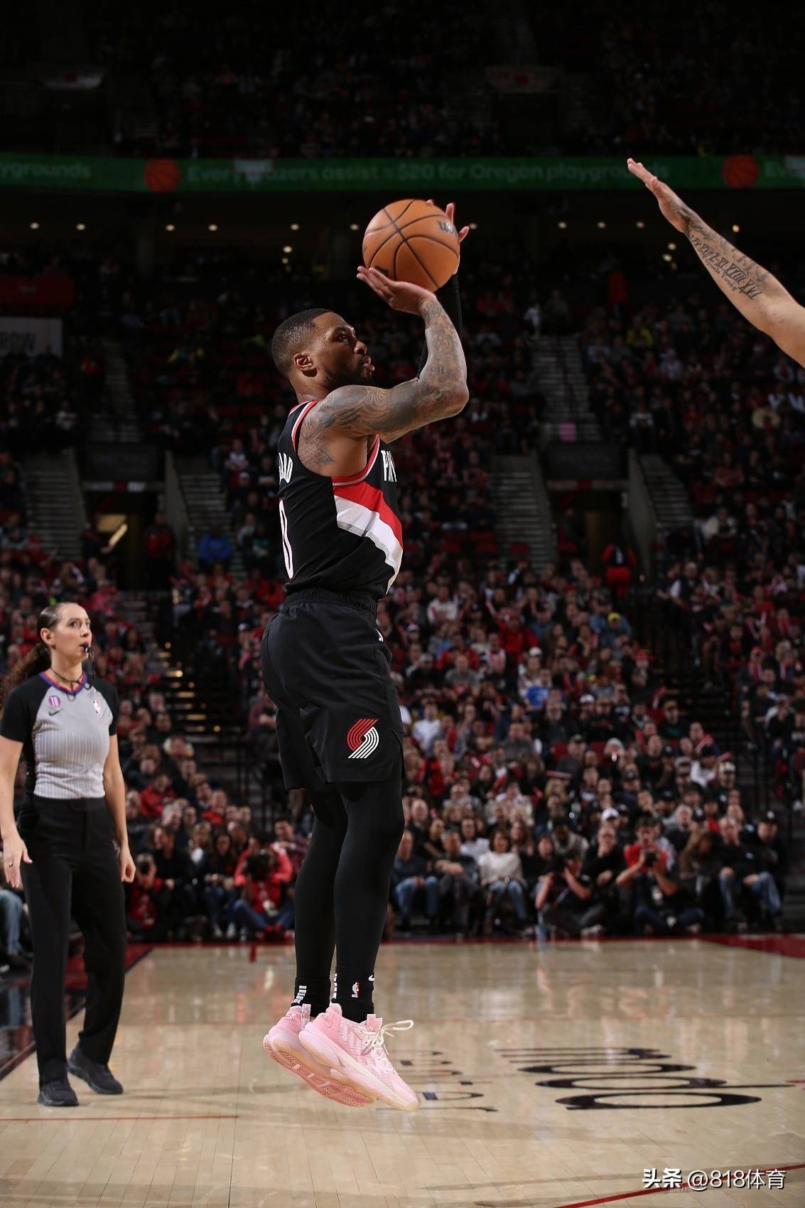 开拓者大胜国王,利拉德暴走六分球势不可挡 开拓者大胜国王,利拉德暴走六分球势不可挡