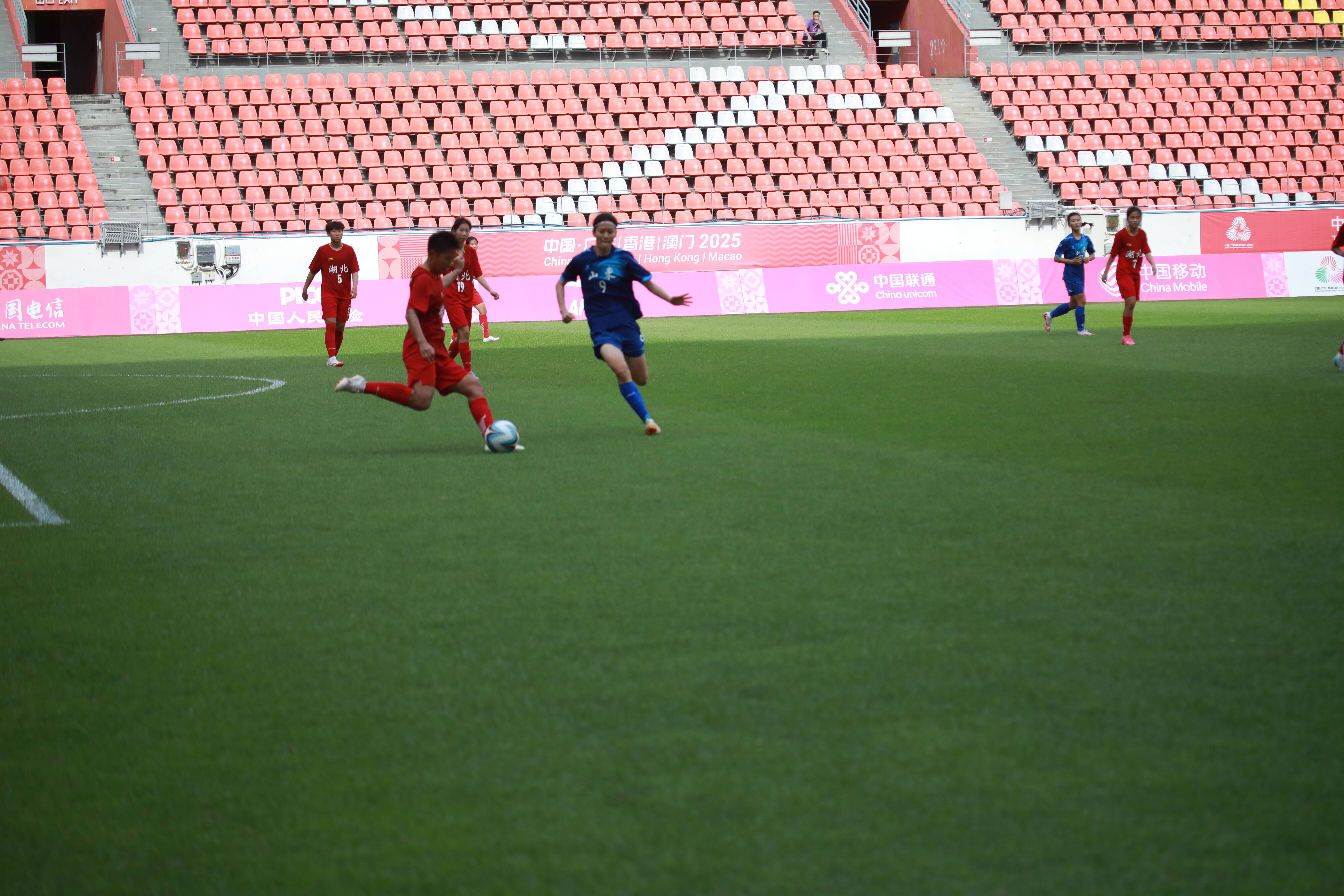 进球如潮轻取对手斩获胜利 进球如潮轻取对手斩获胜利