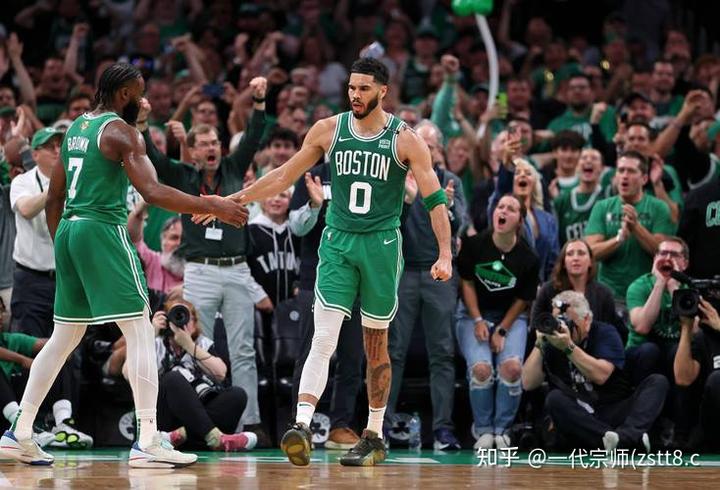 灰熊队前队长再次伤缺,球队战绩一落千丈 灰熊队前队长再次伤缺,球队战绩一落千丈