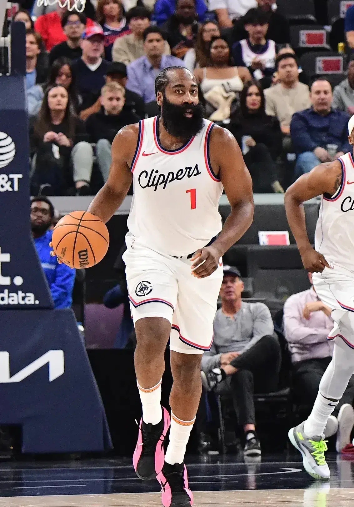 火箭主场大胜快船,哈登状态回暖 火箭主场大胜快船,哈登状态回暖