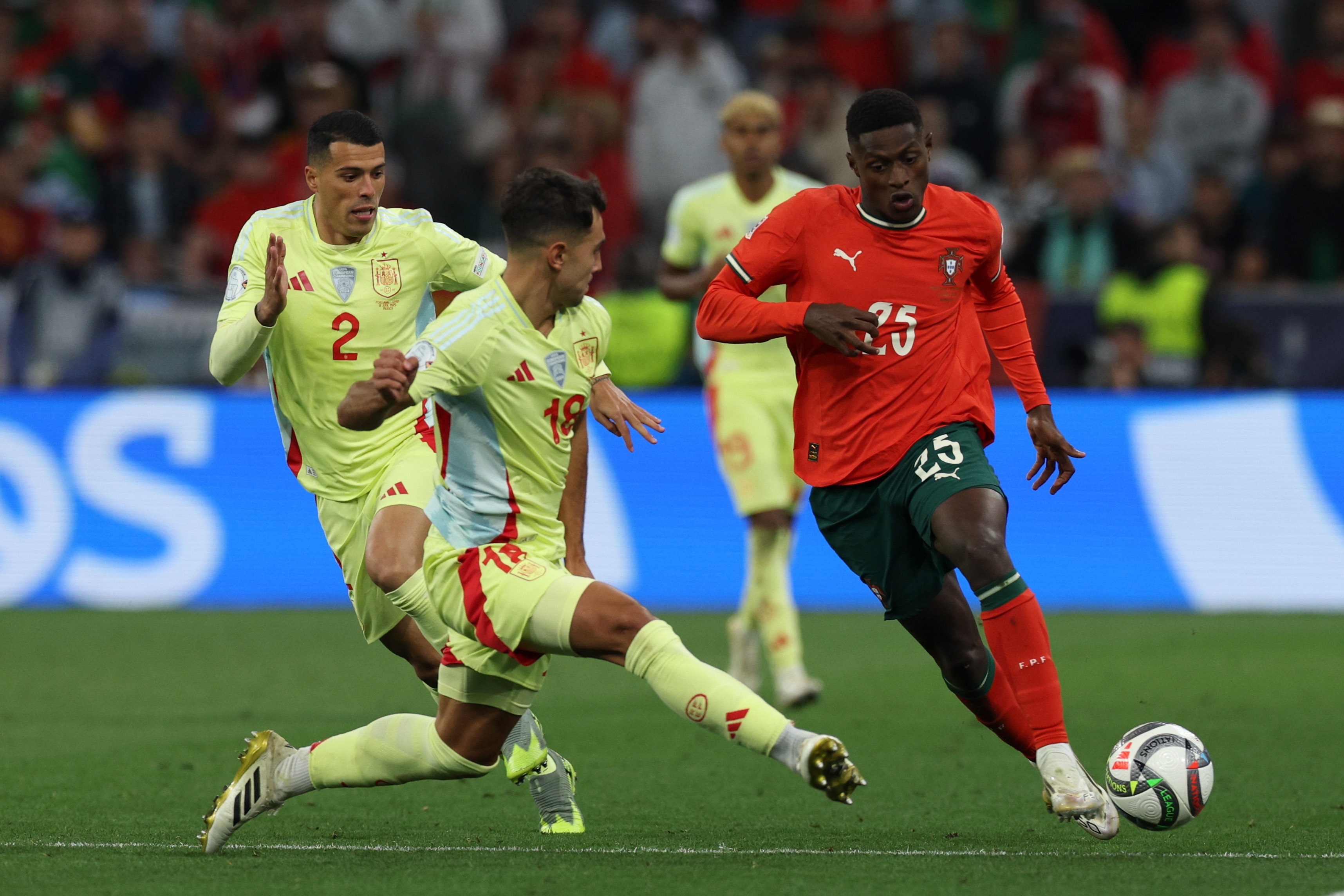 国际足坛震撼!欧国联夺冠,英格兰夺冠 国际足坛震撼!欧国联夺冠,英格兰夺冠