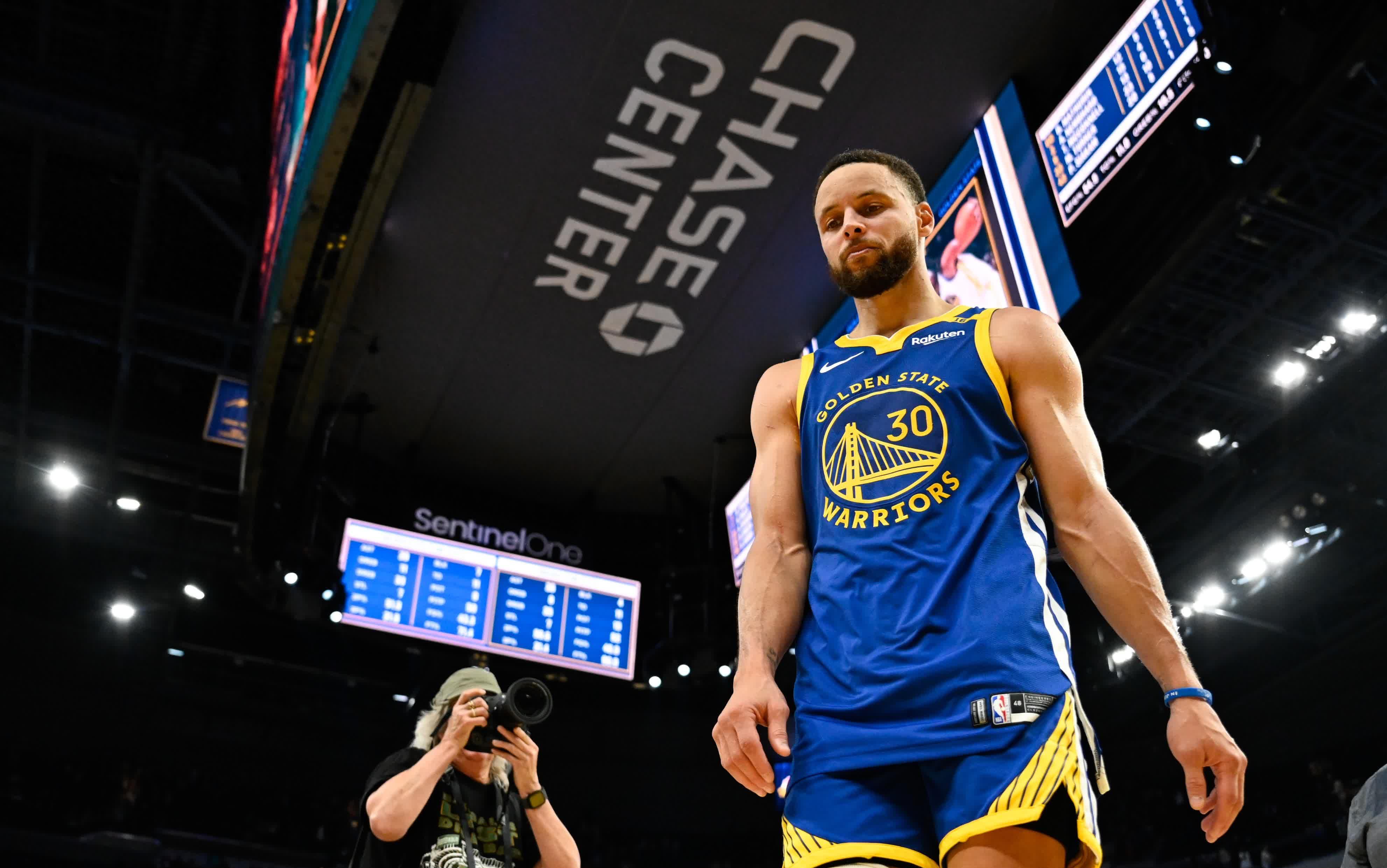 包含勇士再胜圣安东尼奥,库里砍下高分表现的词条 包含勇士再胜圣安东尼奥,库里砍下高分表现的词条