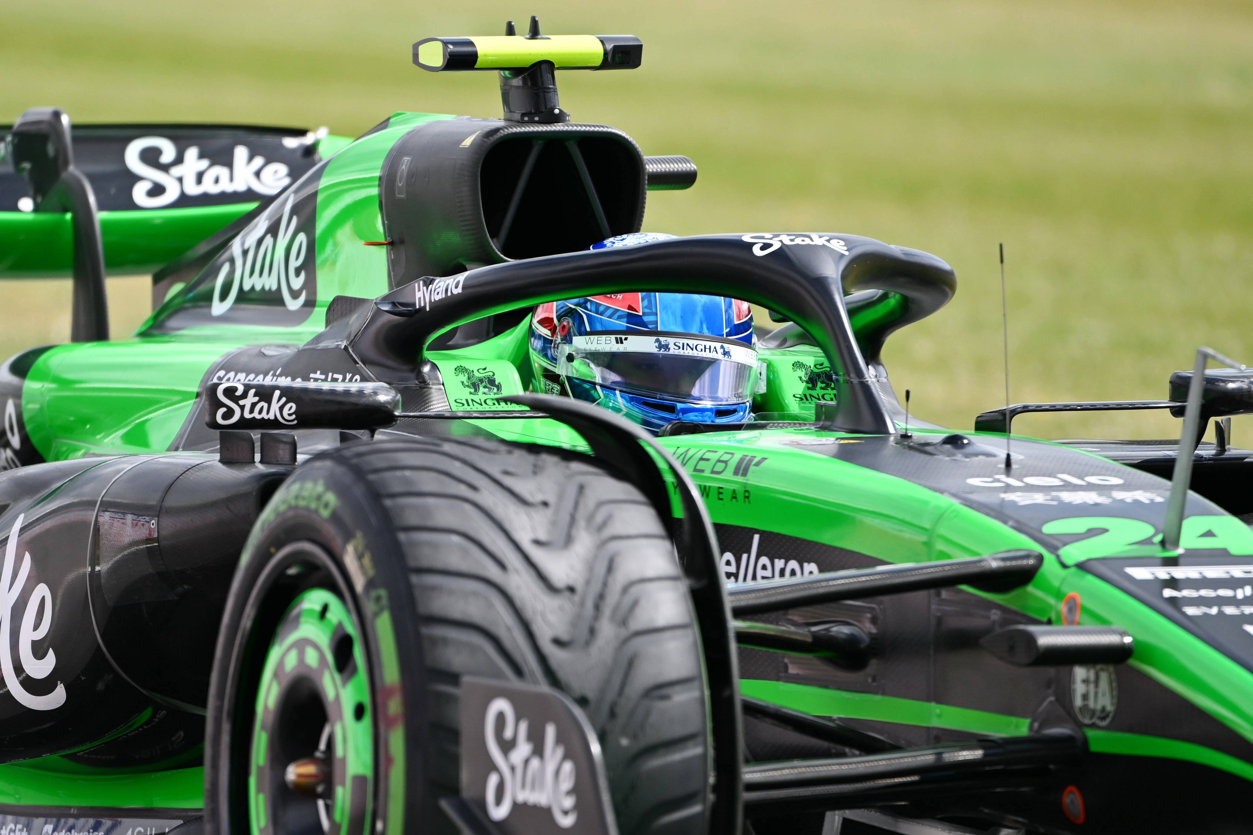 索伯车队轻取红牛车队,周冠宇统治全场的简单介绍 索伯车队轻取红牛车队,周冠宇统治全场的简单介绍